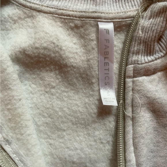 Fabletics pullover sweater. - Picture 3 of 3